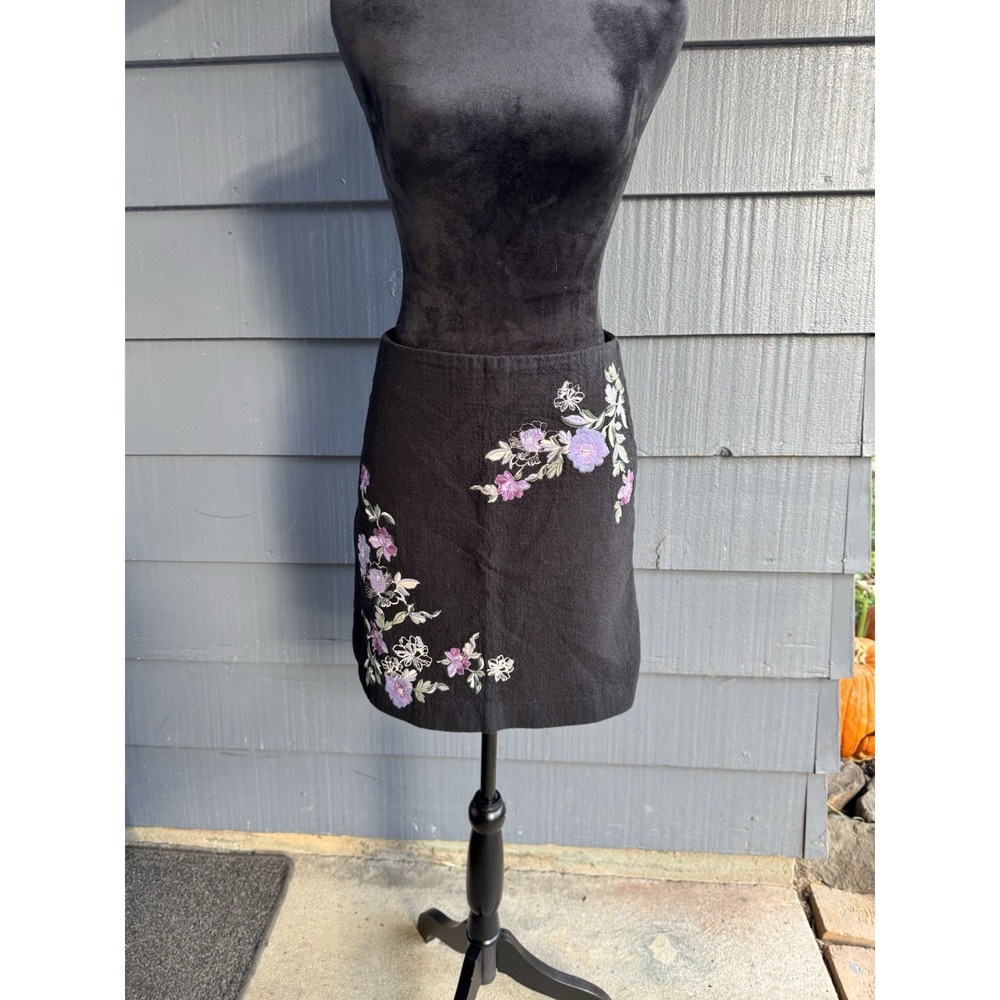 Loft Pencil Skirt Women's 0P Black And Purple Floral‎ Design!